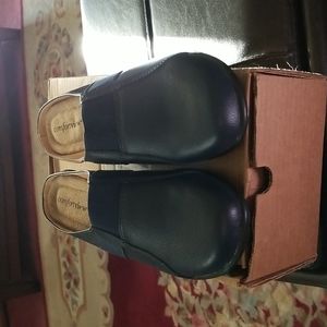 Womens New wide width shoes